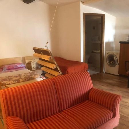 Lovely 1 Room Bedroom Loft, 20 Mins To Bgy Airport Pradalunga Exteriér fotografie