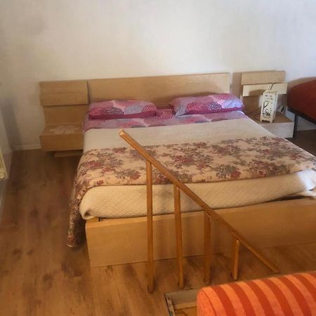 Lovely 1 Room Bedroom Loft, 20 Mins To Bgy Airport Pradalunga Exteriér fotografie