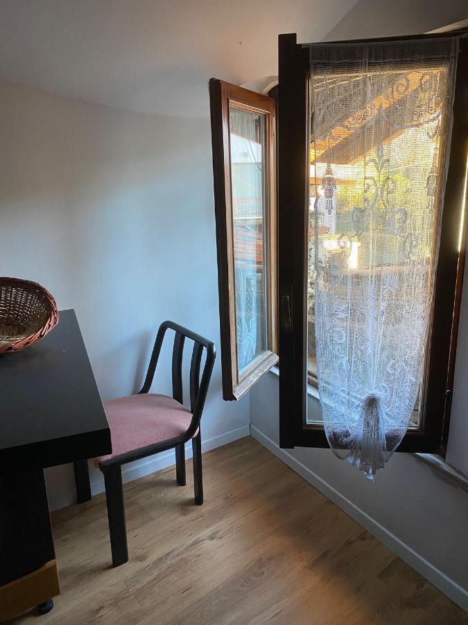 Lovely 1 Room Bedroom Loft, 20 Mins To Bgy Airport Pradalunga Exteriér fotografie