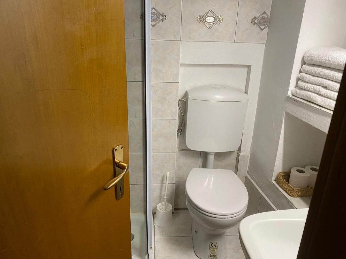 Lovely 1 Room Bedroom Loft, 20 Mins To Bgy Airport Pradalunga Exteriér fotografie
