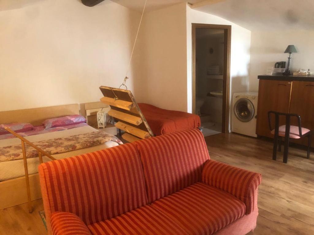 Lovely 1 Room Bedroom Loft, 20 Mins To Bgy Airport Pradalunga Exteriér fotografie