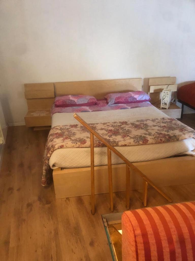 Lovely 1 Room Bedroom Loft, 20 Mins To Bgy Airport Pradalunga Exteriér fotografie